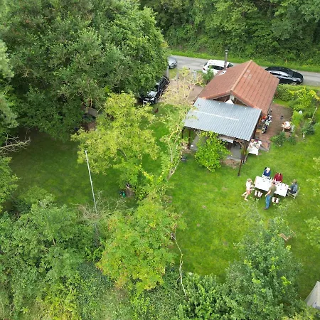 Ferienparadies In Traumlage Tinyhouse Mit Bach Im Gruenen Im Weserbergland Baentorfer Strasse 5 Nicht 30 Apartment Coppenbrügge